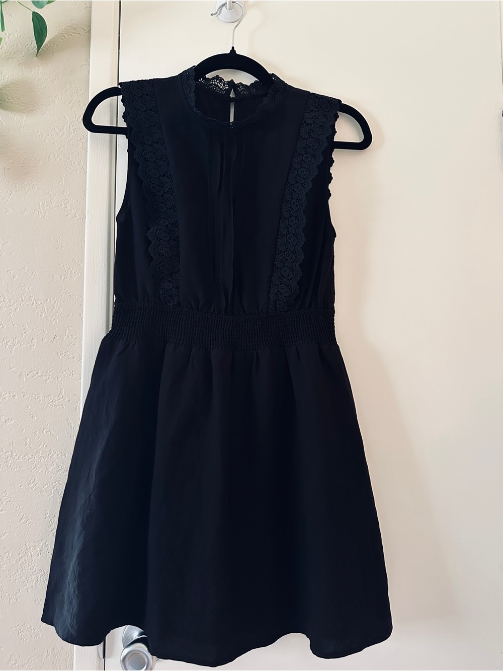 Sweet Wanderer Black Sleeveless Lace Dress Size Medium